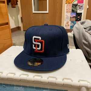 MLB San Diego Padres New era fitted hat 7 1/8 & 7 1/4